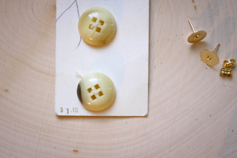 DIY 10 minute button earrings l Our Sweet Somewhere